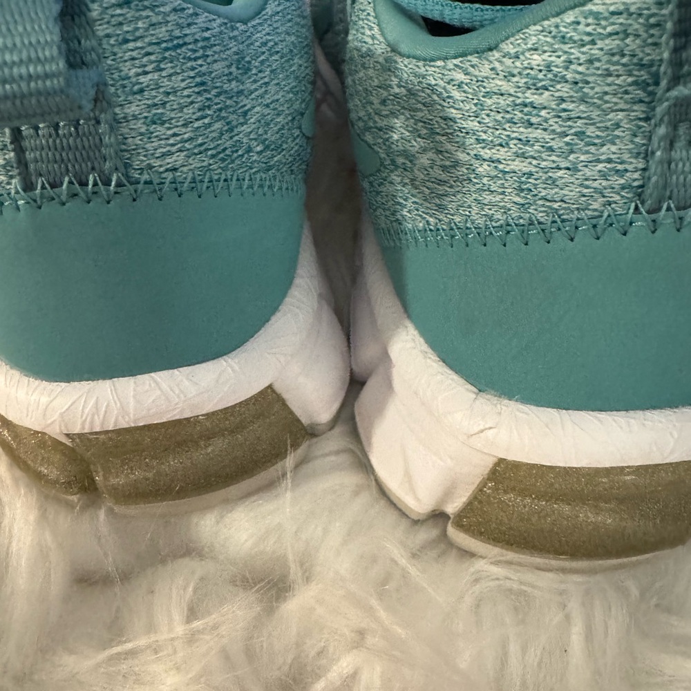 ASICS Women's Teal Running Shoes - Picture 5 of 13